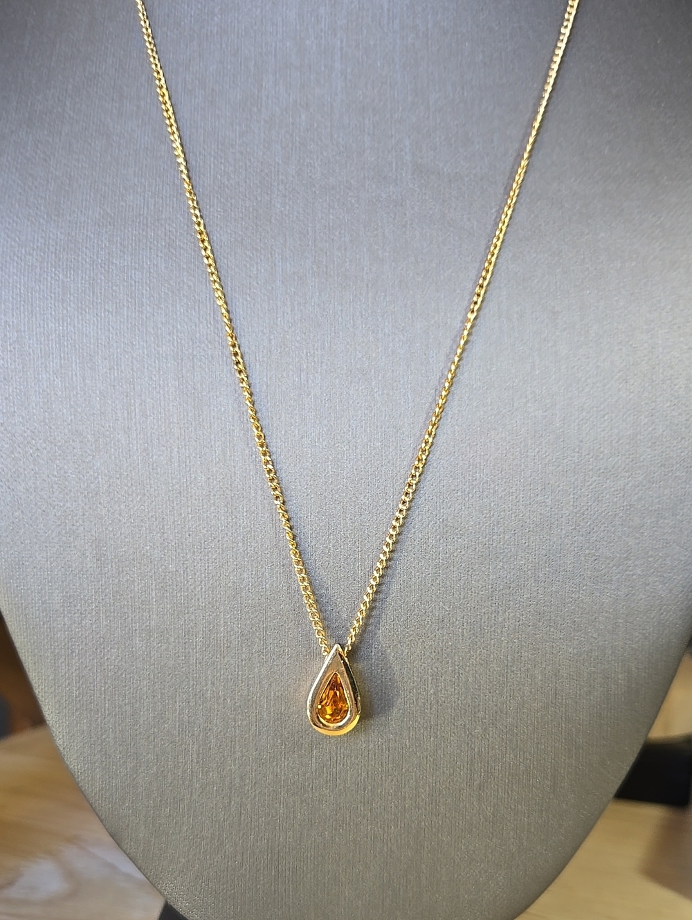 Avon Gold Teardrop Pendant Necklace with Amber Stone